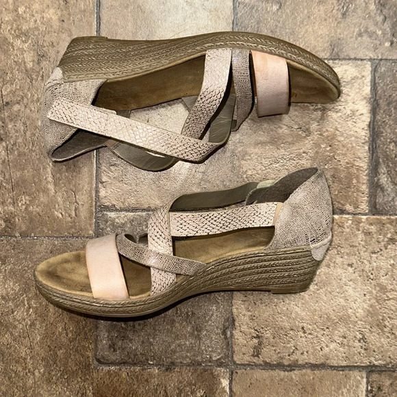 Rieker Size 40 - Picture 1 of 8